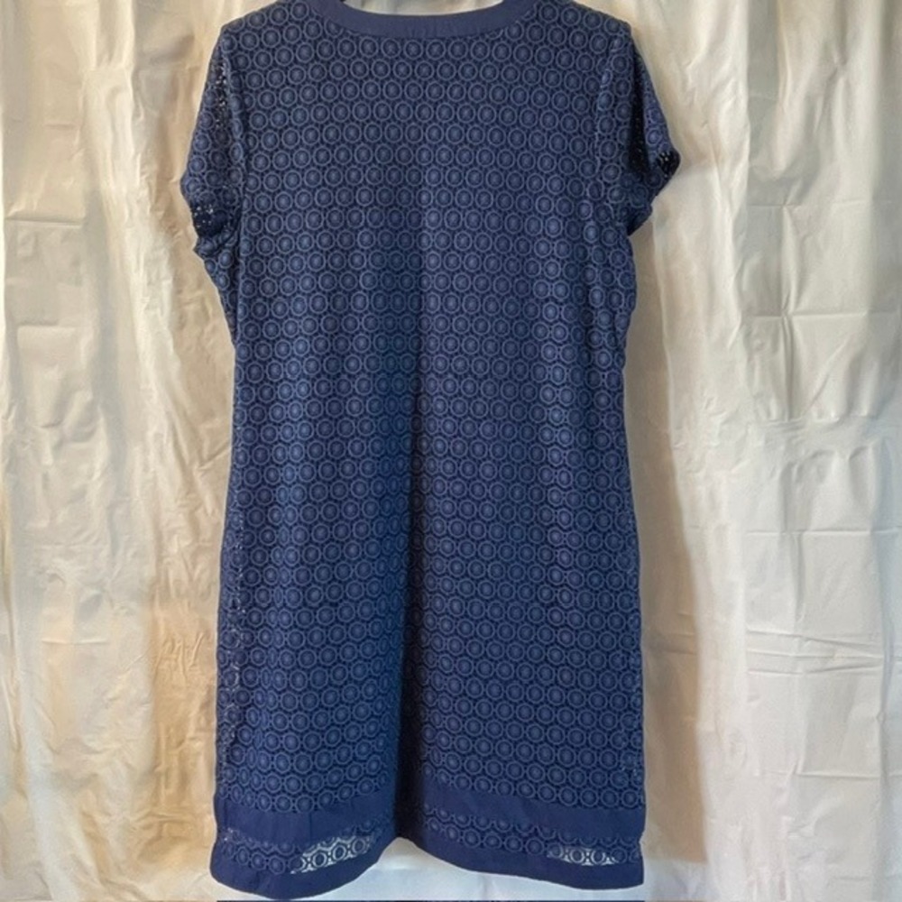 Isaac Mizrahi Live Navy Blue Eyelet Lace Split Neck Shift Dress Classic Mod Sz L - Picture 5 of 9